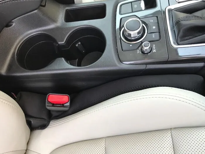 That Bermuda Triangle Between Your Car Seats Where Phones And Fries Go To Disappear Is Finally Sealed Off Thanks To The <a Style="Display:inline;" Href="Https://Www.amazon.com/Drop-Stop-Original-Patented-Filler/Dp/B00byh6c1e?ie=utf8&linkcode=ll1&tag=bpcheetah-20&linkid=5a8d143f83a862a31a8b3dbfc06ed273&language=en_us&ref_=as_li_ss_tl" Target="_blank"><span Style="Font: Inherit; Color: #d74b1f;"> Drop Stop Car Seat Gap Filler </Span>