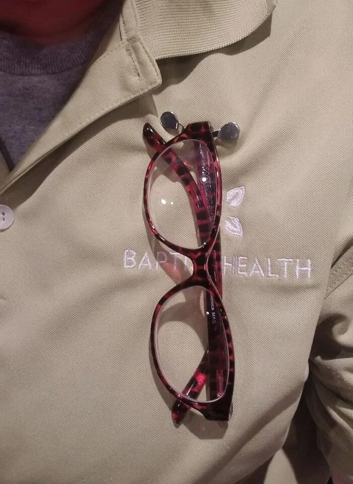 That Constant, "Now Where Did I Put My Darn Glasses?" Mystery Finally Gets Solved With A Clever <a Style="Display:inline;" Href="Https://Www.amazon.com/Readerest-Original-Stainless-Steel-Gunmetal/Dp/B00awu1muu?ie=utf8&th=1&linkcode=ll1&tag=bpcheetah-20&linkid=9704fc33a5c89b65e384a752358a4de3&language=en_us&ref_=as_li_ss_tl" Target="_blank"><span Style="Font: Inherit; Color: #d74b1f;"> Readerest Eyeglasses Holder </Span>