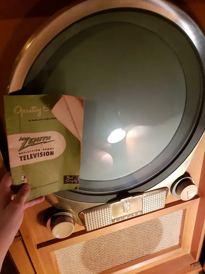 Mi difunta abuela aún conservaba su manual de instrucciones del televisor de 1962