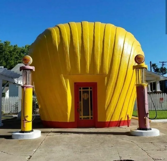 Una gasolinera Shell original de la década de 1930 en Winston-Salem, Carolina del Norte