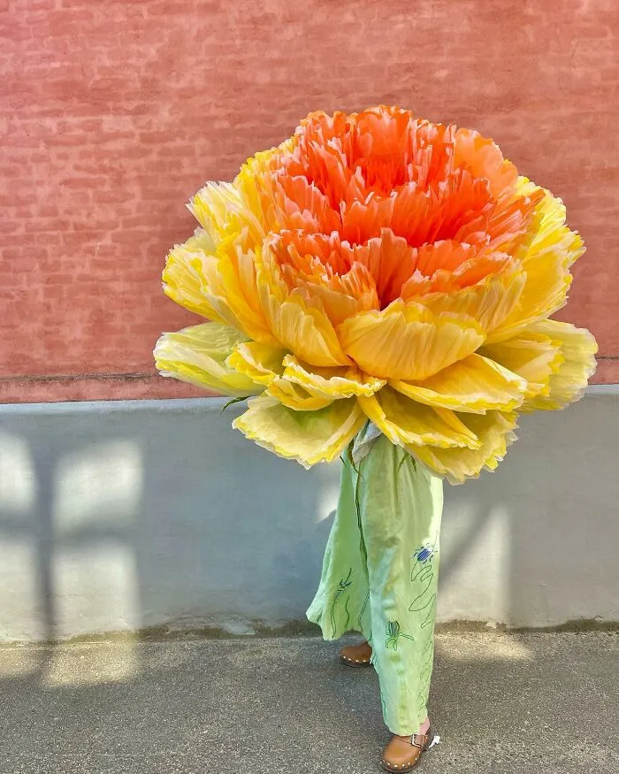 34 Enormous Tissue Paper Flowers Created By This Artist (New Pics)