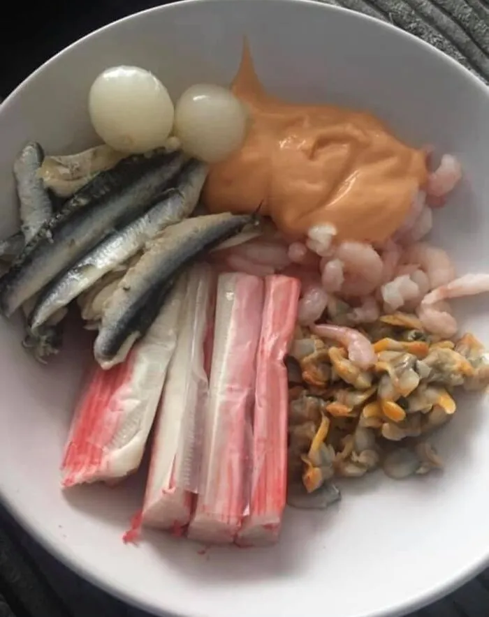 40 Disgusting Pics Of Food Someone Actually Was Served And Even Ate