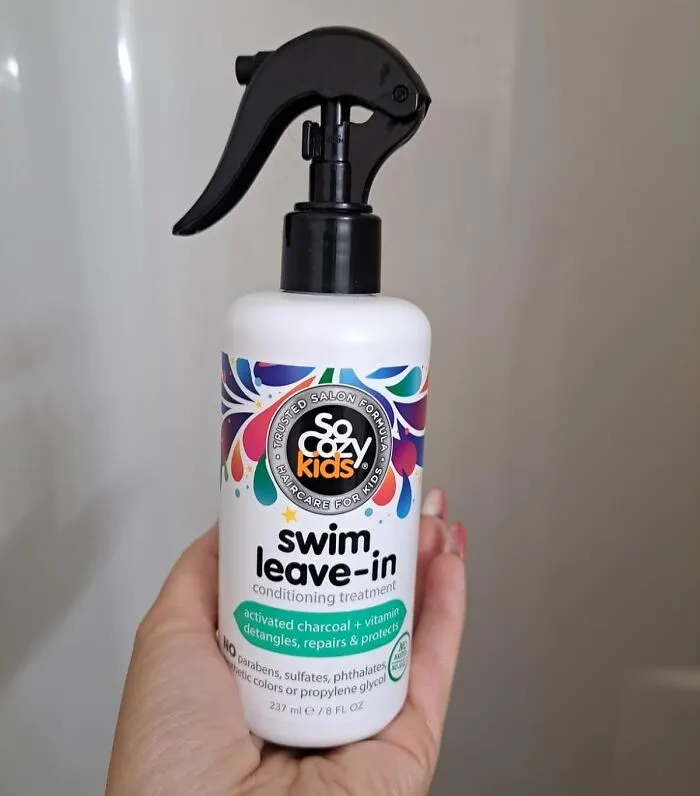 Your Post-Pool Hair Is About To Go From "Tangled Mess" To "Silky Smooth" With A Few Spritzes Of The Much-Loved <a Style="Display:inline;" Href="Https://Www.amazon.com/Socozy-Splash-Leave-Treatment-Detangler/Dp/B01f9bnc90?ie=utf8&th=1&linkcode=ll1&tag=bpshark-20&linkid=d60ff7bfebc320a2debea71a58fa2787&language=en_us&ref_=as_li_ss_tl" Target="_blank"><span Style="Font: Inherit; Color: #d74b1f;"> Swim Leave In Conditioner Spray </Span>