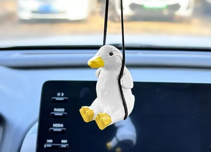 Your Dashboard Is About To Get Its Own Tiny, Adorable Co-Pilot That Judges Traffic With You, Thanks To This <a Style="Display:inline;" Href="Https://Www.amazon.com/Vipbuy-Handmade-Swinging-Hanging-Ornament/Dp/B0cnvhs86v?pd_rd_w=uts2s&content-ID=amzn1.sym.e9ea2ce6-D360-41db-88c8-6c29f9502eca&pf_rd_p=e9ea2ce6-D360-41db-88c8-6c29f9502eca&pf_rd_r=v2609mmykhdbakrsd24e&pd_rd_wg=q6wpa&pd_rd_r=da8f1e71-88bf-4dfa-94f6-640746ceb460&pd_rd_i=b0cnvhs86v&th=1&linkcode=ll1&tag=bpcrocodile-20&linkid=09af9b9086e05858f1768a110e94f11c&language=en_us&ref_=as_li_ss_tl" Target="_blank"><span Style="Font: Inherit; Color: #d74b1f;"> Swinging Duck Car Hanging Ornament </Span>