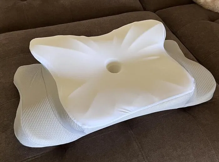 Your Chiropractor Might Actually Miss You A Little Bit Once You Start Snoozing On This <a Style="Display:inline;" Href="Https://Www.amazon.com/Donama-Ergonomic-Orthopedic-Breathable-Pillowcase-Queen/Dp/B09s5tzh5n?ie=utf8&th=1&linkcode=ll1&tag=bpcrocodile-20&linkid=9a23032cf48ad7e11dbf8ac14591bcc5&language=en_us&ref_=as_li_ss_tl" Target="_blank"><span Style="Font: Inherit; Color: #d74b1f;"> Ergonomic Pillow For Side Sleepers </Span>, Because Crick-In-The-Neck Mornings Are So Over