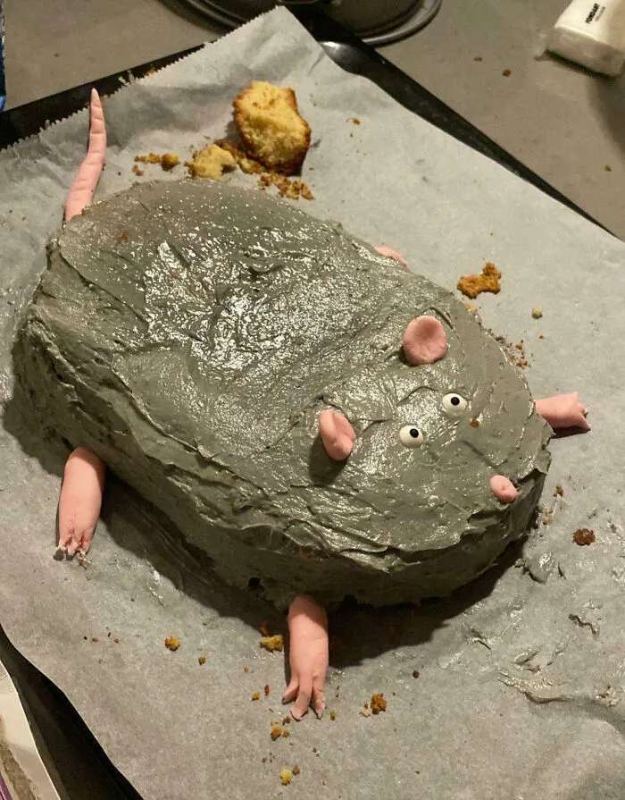 Someone In My Group Chat Sent Me A Picture Of A "Cake" He Made
