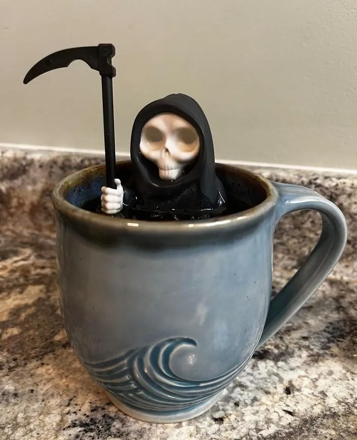 Embrace Your Inner Goth During Tea Time Because <a Style="Display:inline;" Href="Https://Www.amazon.com/Grim-Steeper-Grim-Reaper-Infuser/Dp/B0cczy2n9v?ie=utf8&linkcode=ll1&tag=bpyak-20&linkid=51d92c70517e667704ac19ebcf3a3001&language=en_us&ref_=as_li_ss_tl" Target="_blank"><span Style="Font: Inherit; Color: #d74b1f;"> This Grim Steeper Tea Infuser</Span> Ensures Your Brew Is Drop-Dead Delicious