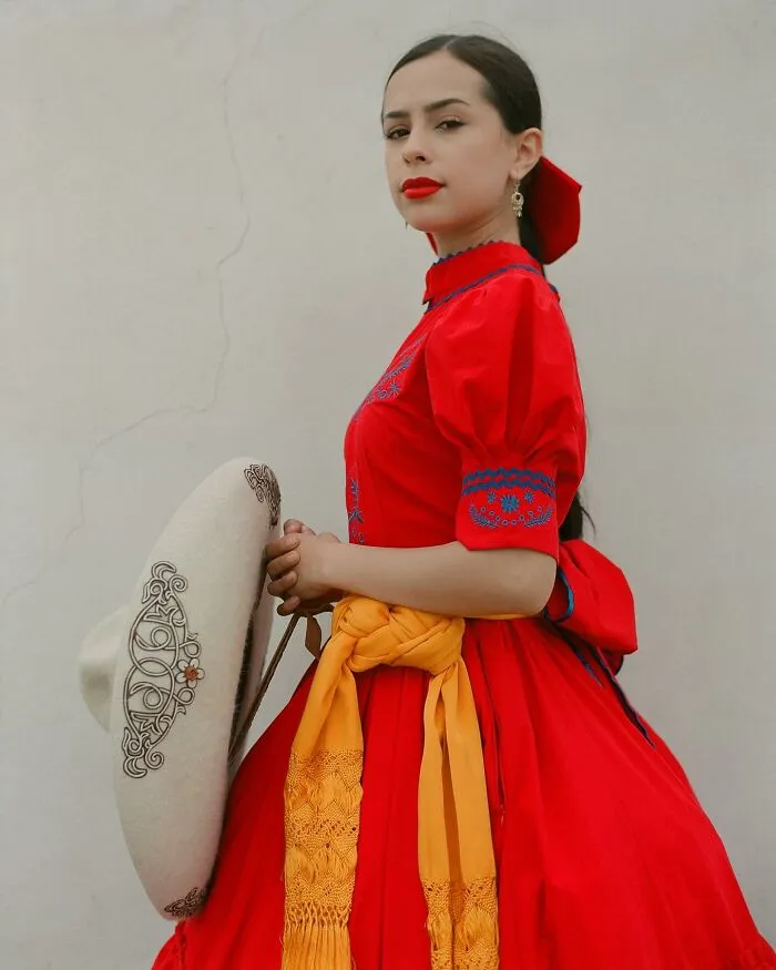 Women, Horses, And Heritage: 38 Poetic Photos From This Swiss Photographer’s Series