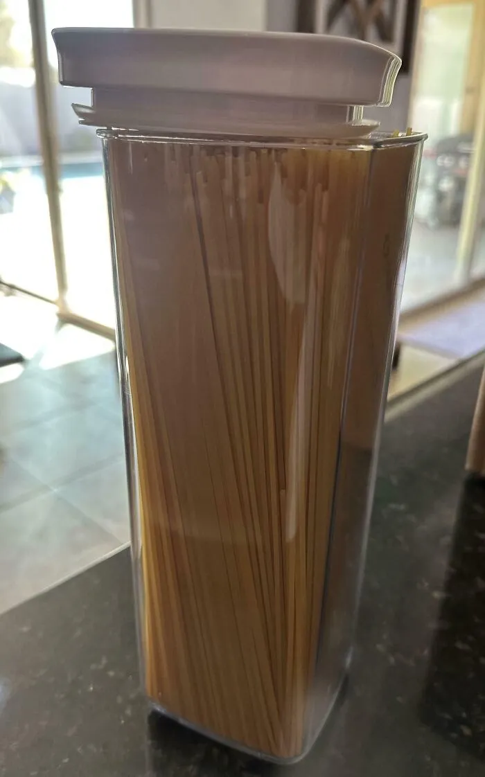 This Spaghetti Container That’s Too Short For Spaghetti