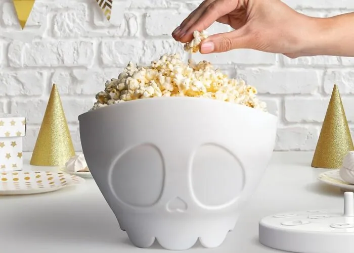 Dad's Movie Night Snacking Is About To Get A Whole Lot More Metal (And Slightly Spooky) This Father's Day With <a Style="Display:inline;" Href="Https://Www.amazon.com/Dp/B0csz76wb3?ascsubtag=7875749%2c29%2c54%2cd%2c0%2c0%2c0%2c1396%3a1%3b900%3a2%3b974%3a1%3b1338%3a1%2c62689026%2c0%2c0%2cgoogle&btn_ref=srctok-965b8f23b4aa6389&th=1&linkcode=ll1&tag=bpscorpion-20&linkid=bb8336f0da5af9123a5edfe722c714e4&language=en_us&ref_=as_li_ss_tl" Target="_blank"><span Style="Font: Inherit; Color: #d74b1f;"> This Skull Shaped Microwave Popcorn Bowl</Span> That's Perfect For Holding His Buttery Bounty