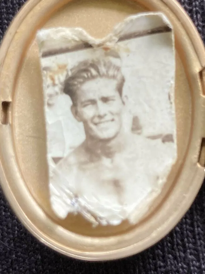 Mystery Hunk In My Great Grandmas Locket