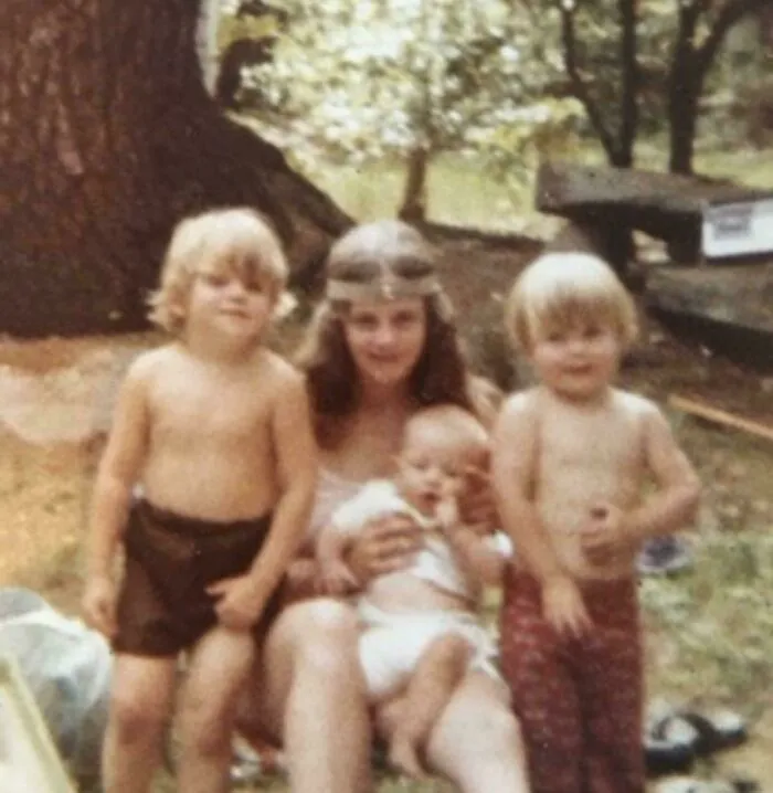 Found This In My Mom’s House After She Passed. A Real Hippie