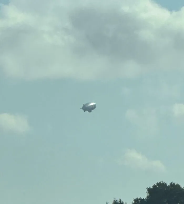 Vi uno de los 25 dirigibles que quedan en el mundo