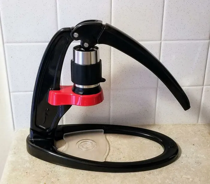 Help Dad Become The Master Of His Own Espresso Destiny This Father's Day With <a Style="Display:inline;" Href="Https://Www.amazon.com/Flair-Espresso-Maker-Bundle-Set/Dp/B07vw5l3dl?ie=utf8&th=1&linkcode=ll1&tag=bpdolphin-20&linkid=f5e25948cad913a546654df7be7af463&language=en_us&ref_=as_li_ss_tl" Target="_blank"><span Style="Font: Inherit; Color: #d74b1f;"> This Flair Espresso Maker</Span>, Because Life's Too Short For Mediocre Coffee He Didn't Personally Pull With His Bare Hands