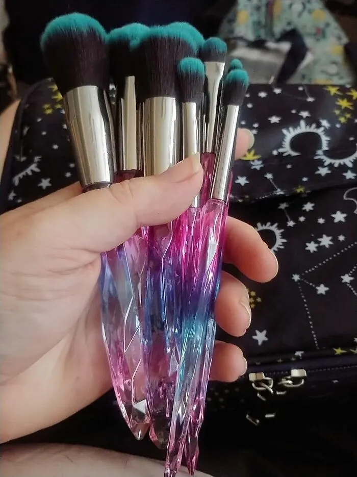 Our Makeup Station Is Officially Channeling Underwater Glam Thanks To These <a Style="Display:inline;" Href="Https://Www.amazon.com/Makeup-Brushes-Set-Crystal-Handle/Dp/B07v8gycfq?ie=utf8&th=1&linkcode=ll1&tag=bporange-20&linkid=a319d17fb3c4136b0d91ce607f6d890a&language=en_us&ref_=as_li_ss_tl" Target="_blank"><span Style="Font: Inherit; Color: #d74b1f;"> Colorful Crystal Handle Makeup Brushes </Span>