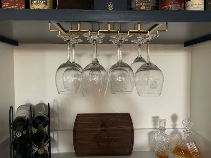 Give Your Wine Glasses The Fancy, Space-Saving Loft They Truly Deserve In Your Tiny Kitchen With <a Style="Display:inline;" Href="Https://Www.amazon.com/Wine-Glass-Rack-Under-Cabinet/Dp/B085c9zf8p?ie=utf8&th=1&linkcode=ll1&tag=bpbat-20&linkid=eca40f20fc0a015114e5ce55991cfcb3&language=en_us&ref_=as_li_ss_tl" Target="_blank"><span Style="Font: Inherit; Color: #d74b1f;"> This Under Cabinet Wine Glass Hanger</Span>, So They Can Dangle Elegantly While You Use That Reclaimed Shelf For An Extra Large Bag Of Chips