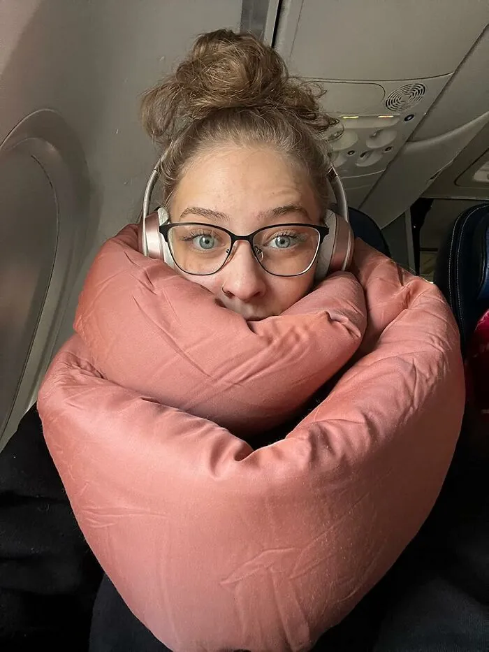 Your In-Flight Comfort Is About To Go To Infinity And Beyond (Your Wildest Nap Dreams) With The <a Style="Display:inline;" Href="Https://Www.amazon.com/Huzi-Infinity-Pillow-Support-Terracotta/Dp/B09bf71gp9?ie=utf8&th=1&linkcode=ll1&tag=bphamster-20&linkid=728c1409b1c5911b1aef0942ae75fd4d&language=en_us&ref_=as_li_ss_tl" Target="_blank"><span Style="Font: Inherit; Color: #d74b1f;"> Infinity Pillow </Span>, The Only Travel Buddy That Bends Over Backwards For You