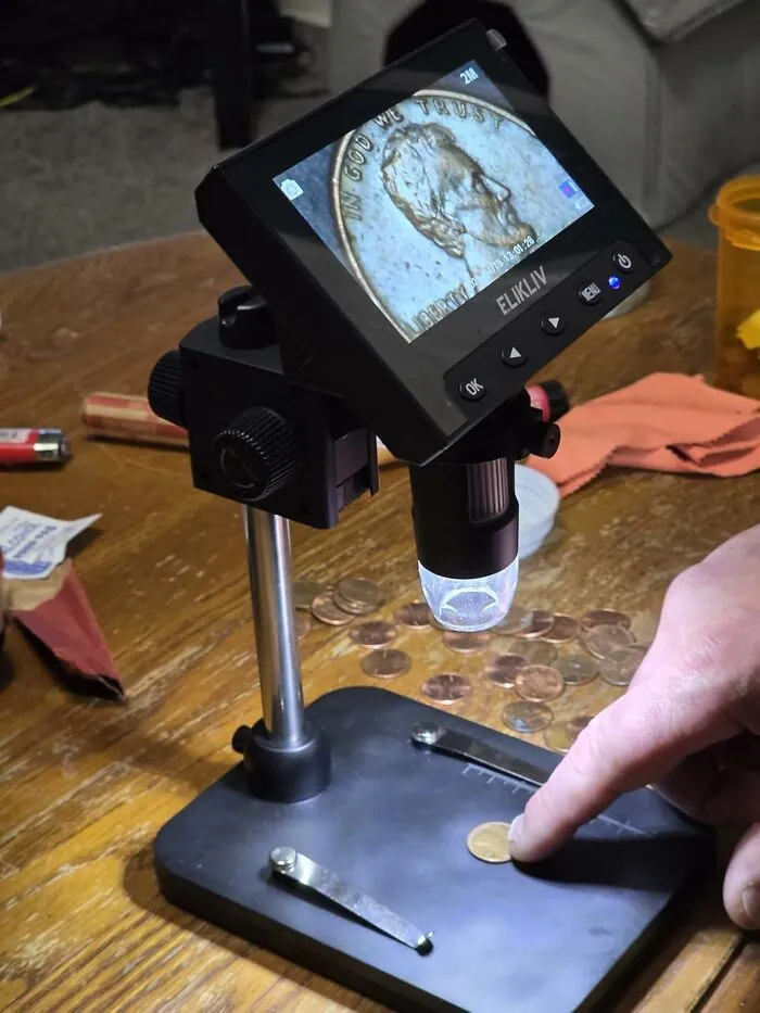 That Tiny Speck On Your Counter Will Suddenly Become Your New Obsession With A <a Style="Display:inline;" Href="Https://Www.amazon.com/Elikliv-Microscope-Endoscope-Magnification-Adjustable/Dp/B07qb79sn6?ie=utf8&th=1&linkcode=ll1&tag=bpgiraffe-20&linkid=f6f5c766e26ae3e8a77784b82e6a6d66&language=en_us&ref_=as_li_ss_tl" Target="_blank"><span Style="Font: Inherit; Color: #d74b1f;"> Digital Microscope With LCD Display </Span>