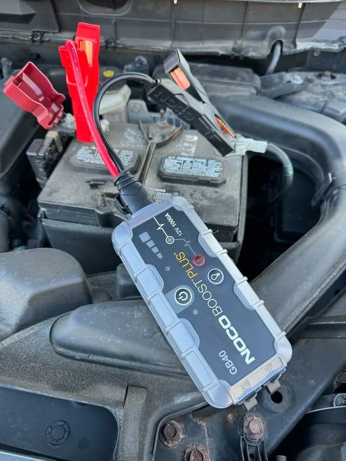 Your Fear Of Being Stranded With A Dead Car Battery In The Middle Of Nowhere (Or, More Likely, Your Own Driveway) Is About To Be Seriously Diminished By This Compact <a Style="Display:inline;" Href="Https://Www.amazon.com/Noco-Gb40-Ultrasafe-Lithium-Starter/Dp/B015tkupic?ie=utf8&linkcode=ll1&tag=bplion-20&linkid=6c91ee2060a80d3bf768c4a633dbeffa&language=en_us&ref_=as_li_ss_tl" Target="_blank"><span Style="Font: Inherit; Color: #d74b1f;"> Ultrasafe Car Battery Jump Starter </Span>