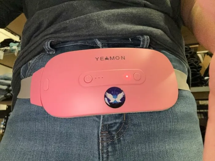 Cramps, Backaches, Or Just Perpetually Cold? This <a Style="Display:inline;" Href="Https://Www.amazon.com/Portable-Cordless-Heating-Electric-Vibration/Dp/B08dr45jtx?ie=utf8&th=1&linkcode=ll1&tag=bpstarfish-20&linkid=865da160b9d5bf074849f3165bca7b86&language=en_us&ref_=as_li_ss_tl" Target="_blank"><span Style="Font: Inherit; Color: #d74b1f;"> Cordless Strap-On Heating Pad </Span> Is Basically A Wearable Hug