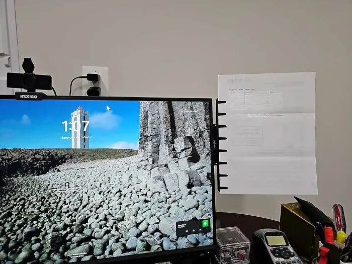 Stop Craning Your Neck Like A Confused Goose Trying To Read Your Notes And Just Use This Handy <a Style="Display:inline;" Href="Https://Www.amazon.com/Note-Tower-Document-Monitors-Portable/Dp/B01aa3ho8m?ie=utf8&th=1&linkcode=ll1&tag=bpbuffalo-20&linkid=9bb8e810387a8a5d72ceb15cf69ba919&language=en_us&ref_=as_li_ss_tl" Target="_blank"><span Style="Font: Inherit; Color: #d74b1f;"> Monitor Document Holder </Span>