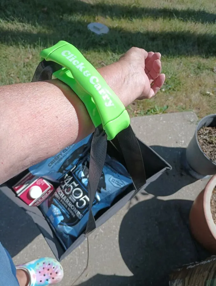 Your Hands Can Finally Stop Auditioning For The Role Of 'Strangled By Plastic Bags' Thanks To The Shark Tank-Backed <a Style="Display:inline;" Href="Https://Www.amazon.com/Click-Carry-Soft-Grocery-Carrier/Dp/B07ncg28dy?ie=utf8&th=1&psc=1&linkcode=ll1&tag=bpcheetah-20&linkid=330d35ec06f62a52ffeb4a0b2672dd5c&language=en_us&ref_=as_li_ss_tl" Target="_blank"><span Style="Font: Inherit; Color: #d74b1f;"> Click & Carry Grocery Bag Carrier </Span>