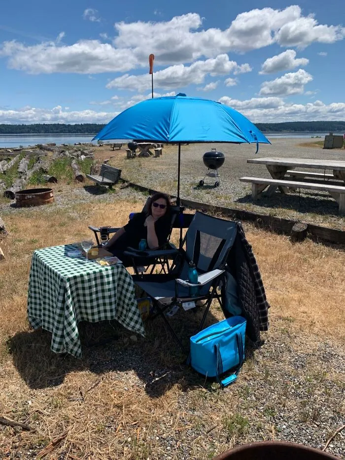 Your Beach Picnic Won't Turn Into A Sunburnt Saga When You've Got <a Style="Display:inline;" Href="Https://Www.amazon.com/Dp/B01mtloead?pd_rd_i=b01mtloead&pd_rd_w=jgpds&content-ID=amzn1.sym.85ceacba-39b1-4243-8f28-2e014f9512c7&pf_rd_p=85ceacba-39b1-4243-8f28-2e014f9512c7&pf_rd_r=sk346v6j68y7w62cm6je&pd_rd_wg=lnmhy&pd_rd_r=d64d2854-C3db-4512-Ab37-24a3003a98dc&sp_csd=d2lkz2v0tmftzt1zcf9kzxrhawxfdghlbwf0awm&th=1&linkcode=ll1&tag=bpraccoon-20&linkid=2bbde50a31d90c01ae85b0ec1d9ce260&language=en_us&ref_=as_li_ss_tl" Target="_blank"><span Style="Font: Inherit; Color: #d74b1f;"> This Sand Anchor Tilting Umbrella</Span> Providing Some Serious (And Adjustable) Shade, So You Can Focus On The Important Stuff, Like Not Getting Sand In Your Sandwich