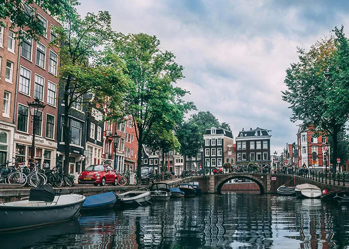 40 Brutally Honest Takes From People About Life In Their Home Countries