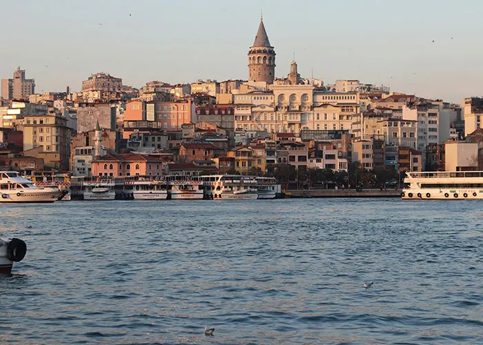 40 Brutally Honest Takes From People About Life In Their Home Countries