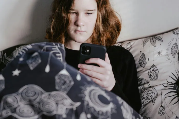 40 Childhood Rules That Would Make Any Therapist Lean Forward In Their Chair