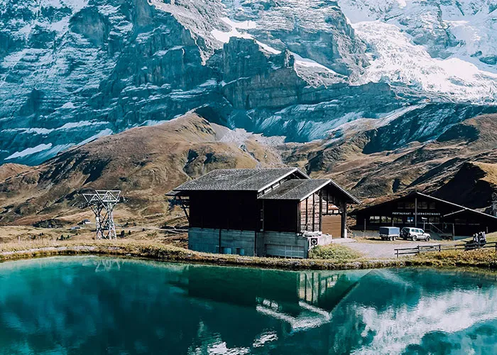 40 Brutally Honest Takes From People About Life In Their Home Countries