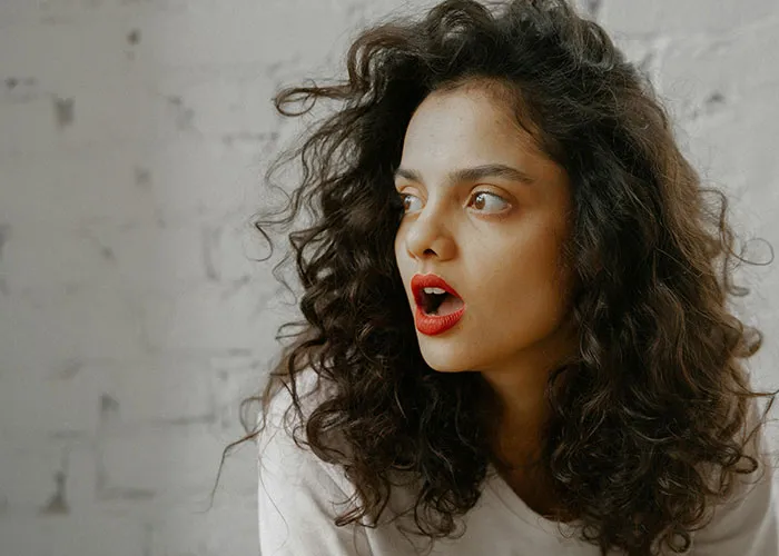 50 Stories Of People Who Overlooked Red Flags So Big They Were Blinding