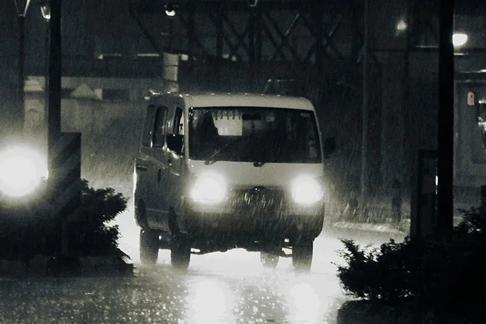 “We Need To Leave… Now”: 40 Heart-Pounding Moments When Gut Instinct Meant Everything