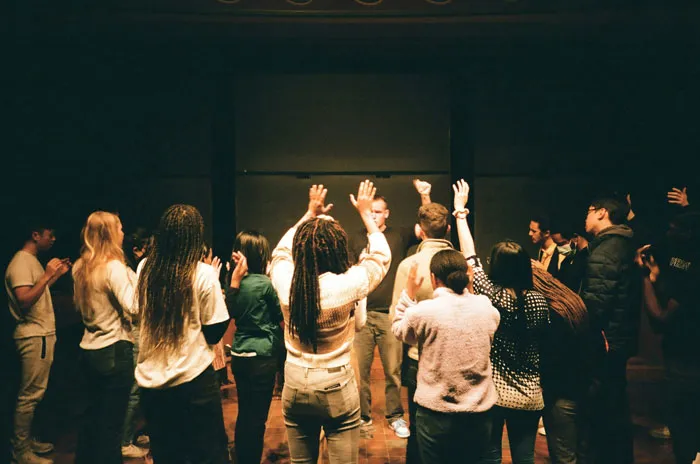 30 Disturbing Stories From People Who Escaped Cults And Shared What Happened Next