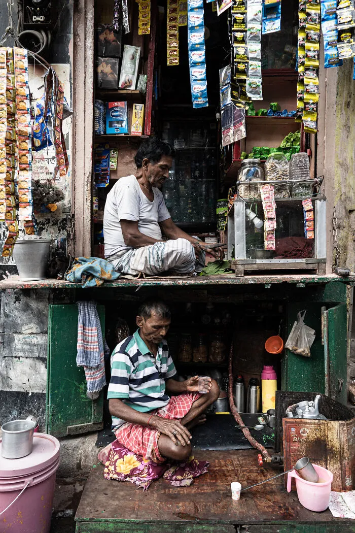 Unearthed® Food For Sale: Double Decker Street Tea Stall By Kazi Mushfiq, Bangladesh