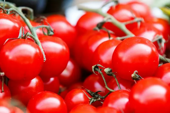 Tomatoes (Per Pound) - $0.39 vs. $1.79