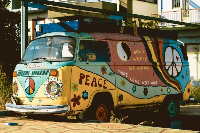 27 Places That Were Tourist Gold Until Everyone Forgot They Existed