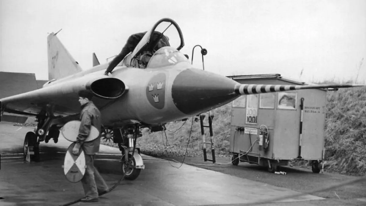 27 Rare Snapshots Of Flying Machines That Changed History