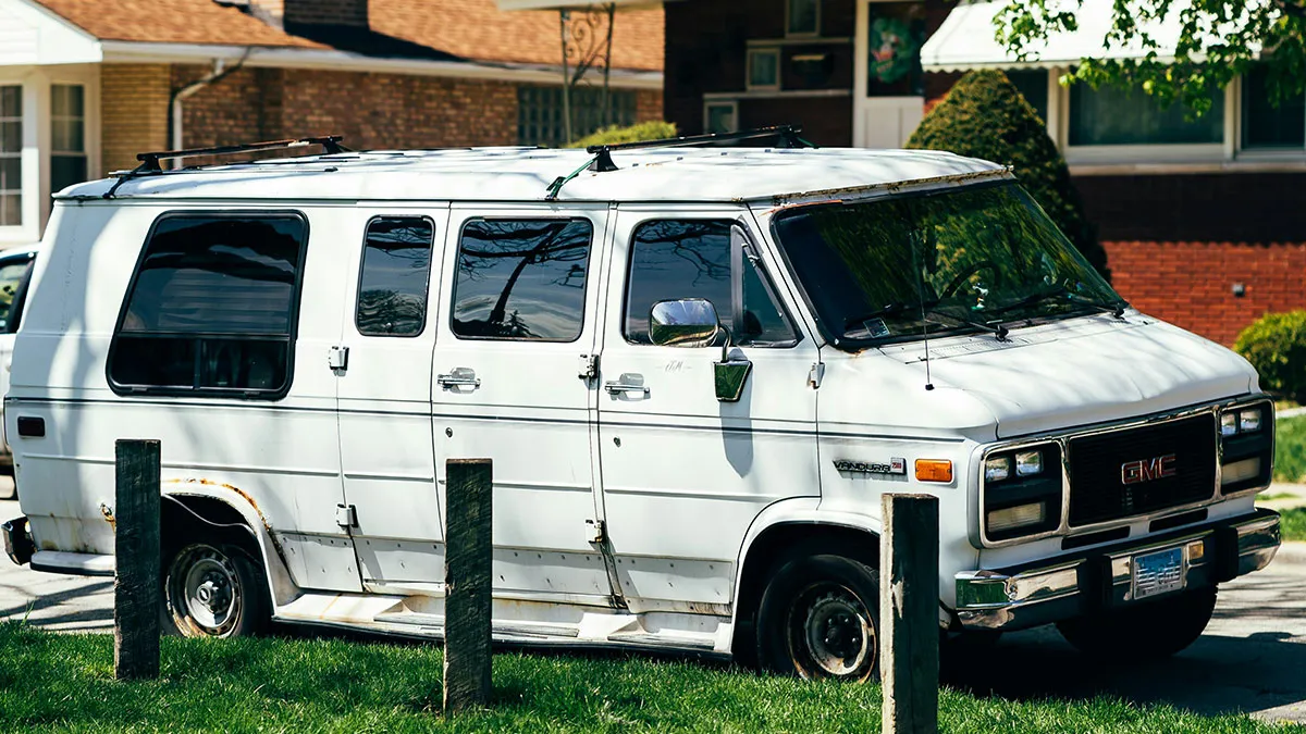 “We Need To Leave… Now”: 40 Heart-Pounding Moments When Gut Instinct Meant Everything