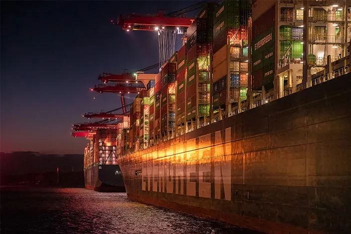 “People Who Have Worked At Sea, What’s The Creepiest Thing That’s Happened?” (50 Answers)