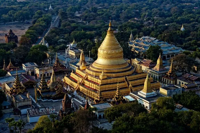 27 Places That Were Tourist Gold Until Everyone Forgot They Existed