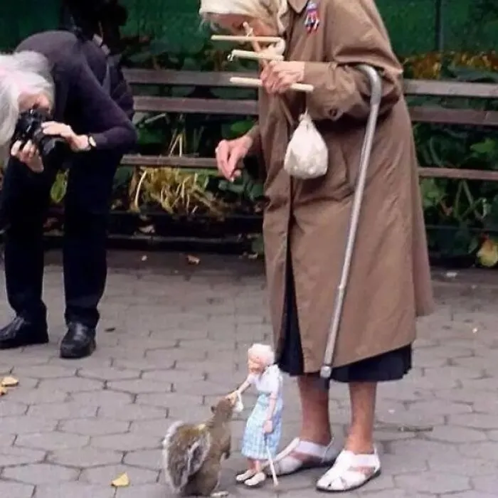 50 Weird And Wild Pics From An IG Account Dedicated To Posting Unhinged Content