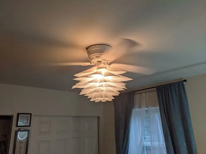 Putting Together This <a Style="Display:inline;" Href="Https://Www.amazon.com/Kwmobile-Puzzle-Lampshade-Flower-Jigsaw/Dp/B01mrehz11?ie=utf8&th=1&linkcode=ll1&tag=bppony-20&linkid=ee9221f4c60f17fbc18e4be2c67df08b&language=en_us&ref_=as_li_ss_tl" Target="_blank"><span Style="Font: Inherit; Color: #d74b1f;"> Lotus Flower Jigsaw Lampshade </Span> Is Way More Rewarding Than Any 1000-Piece Cat Puzzle