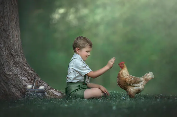 I Photographed 15 Tender Moments Between Children And Their Animal Friends