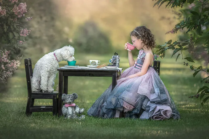 I Photographed 15 Tender Moments Between Children And Their Animal Friends