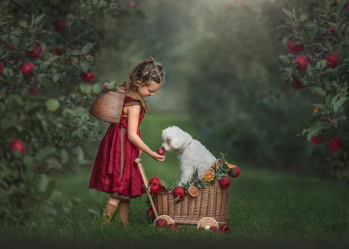 I Photographed 15 Tender Moments Between Children And Their Animal Friends