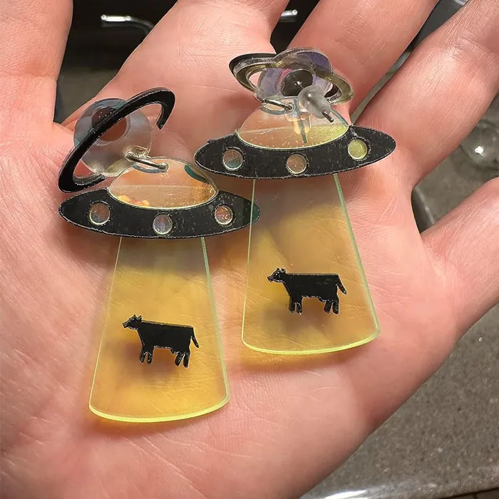 My Ears Are Trying To Signal The Mothership And Looking Cute Doing It Thanks To These <a Style="Display:inline;" Href="Https://Www.amazon.com/Rostivo-Weird-Earrings-Dangle-Novelty/Dp/B08rmpqxfx?ie=utf8&linkcode=ll1&tag=bpraccoon-20&linkid=a71ab1354bea03e1227990e0e7a01738&language=en_us&ref_=as_li_ss_tl" Target="_blank"><span Style="Font: Inherit; Color: #d74b1f;"> UFO Earrings </Span>