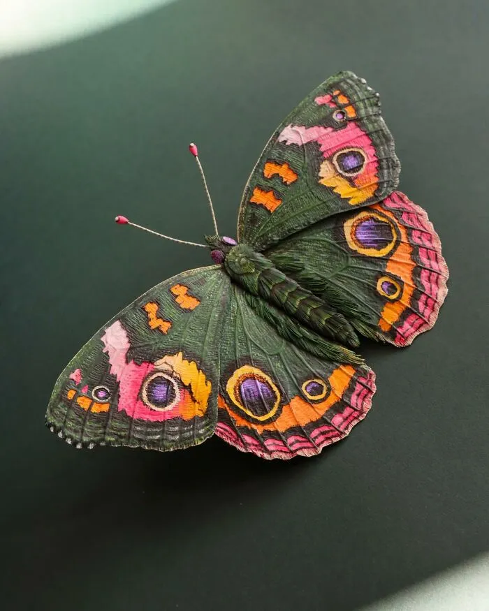 “I Cut Every Feather Out By Hand”: 31 Detailed Small Animal Sculptures By Zack Mclaughlin (New Pics)