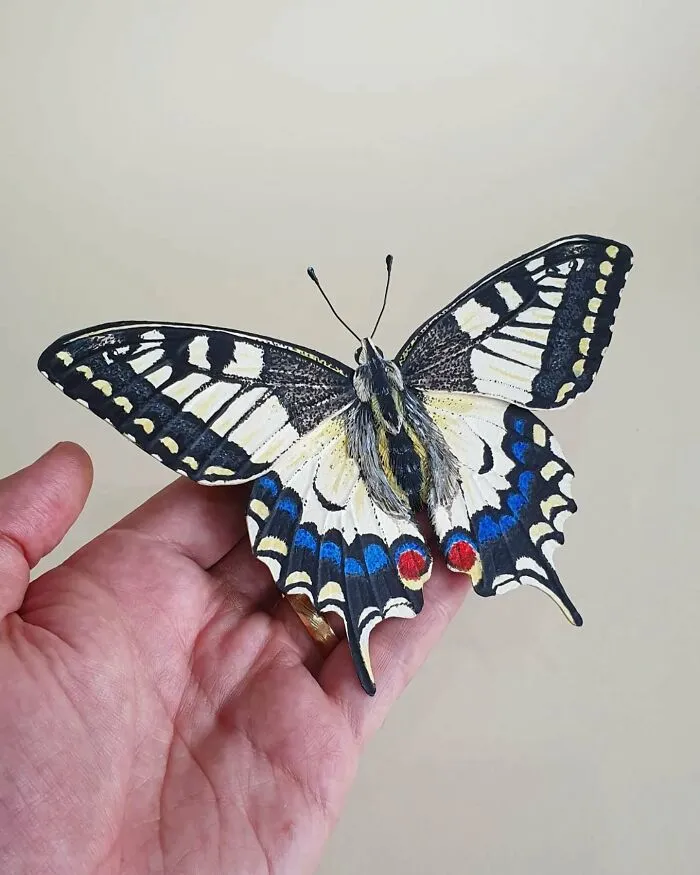 “I Cut Every Feather Out By Hand”: 31 Detailed Small Animal Sculptures By Zack Mclaughlin (New Pics)