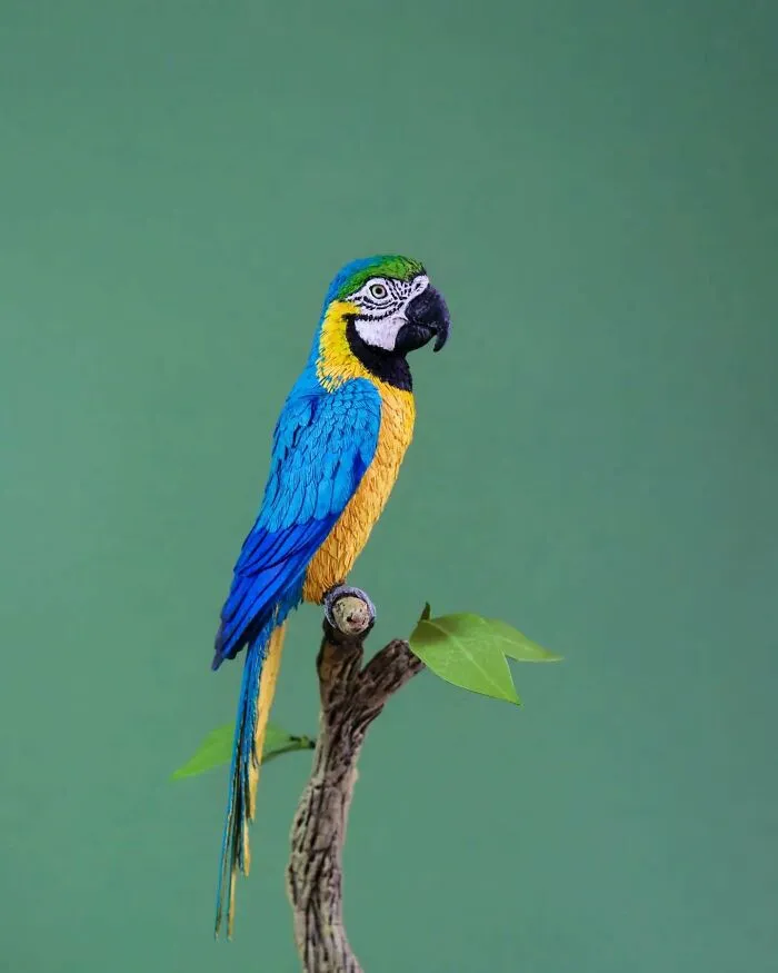 “I Cut Every Feather Out By Hand”: 31 Detailed Small Animal Sculptures By Zack Mclaughlin (New Pics)
